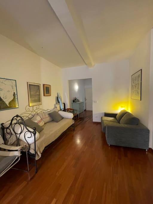 Charming House In San Niccolo Florencia